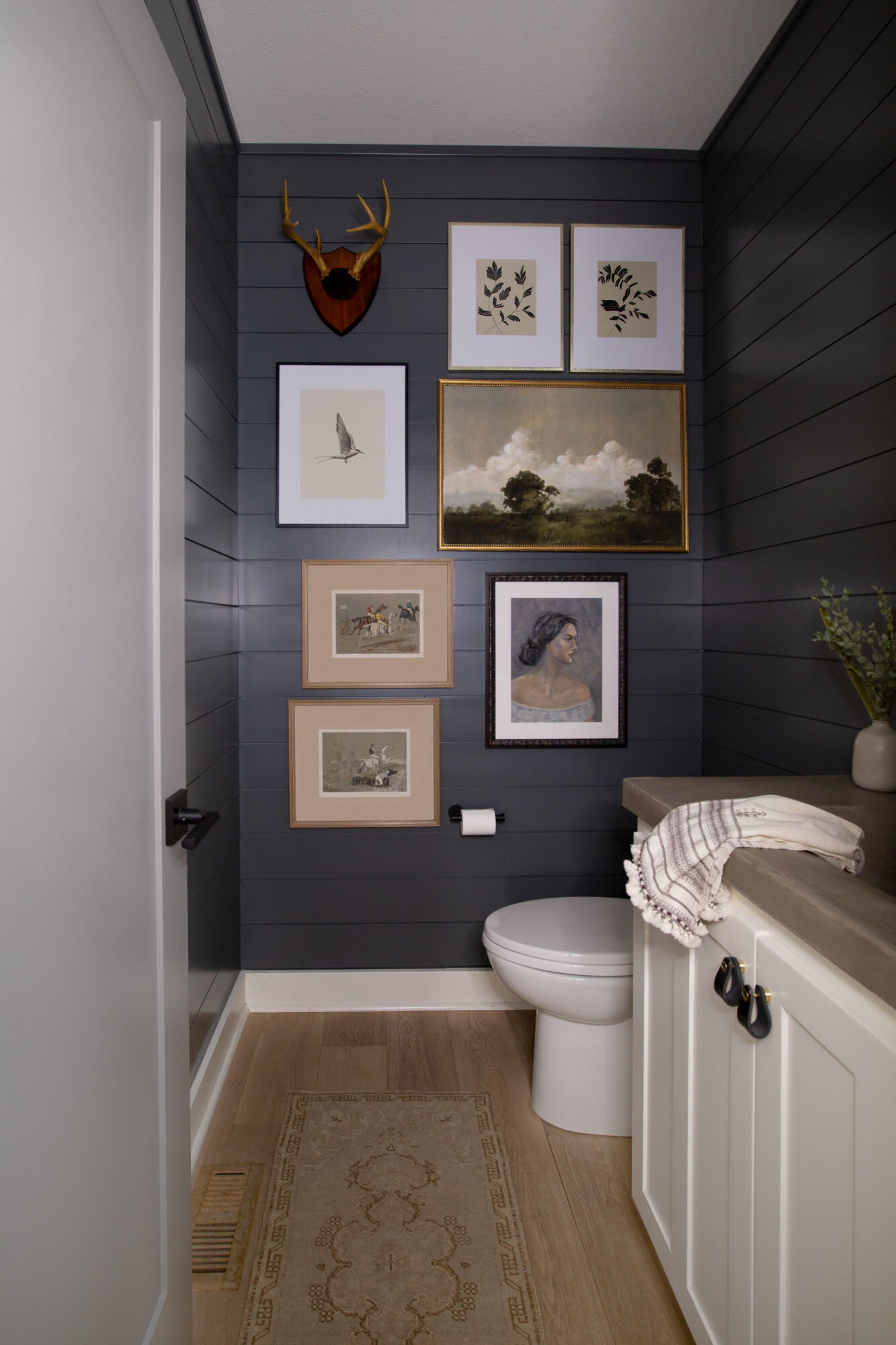 Creating an Eclectic and Curated Gallery Wall - Interior Design Studio ...